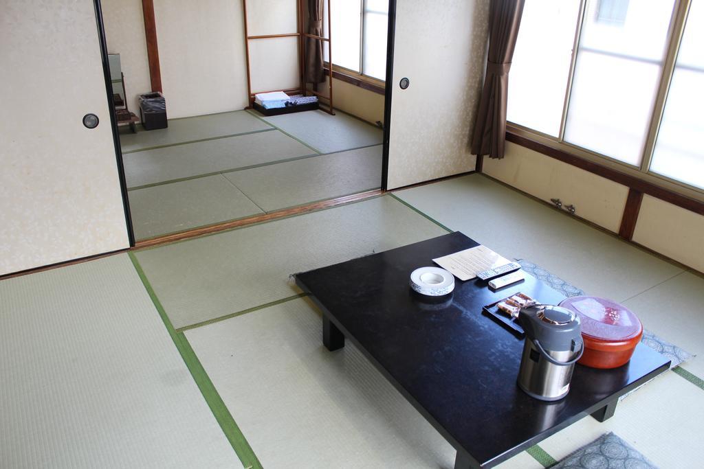 Kinokuniya Ryokan Fujisawa Kamer foto