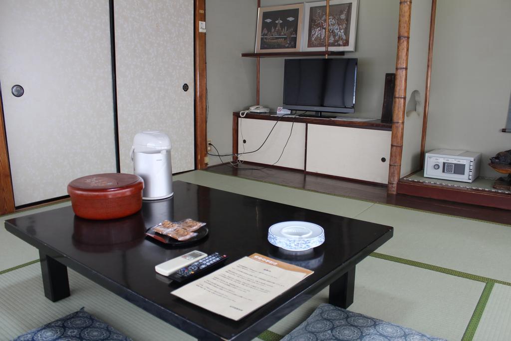 Kinokuniya Ryokan Fujisawa Buitenkant foto