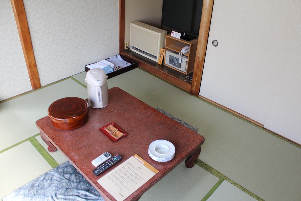 Kinokuniya Ryokan Fujisawa Buitenkant foto