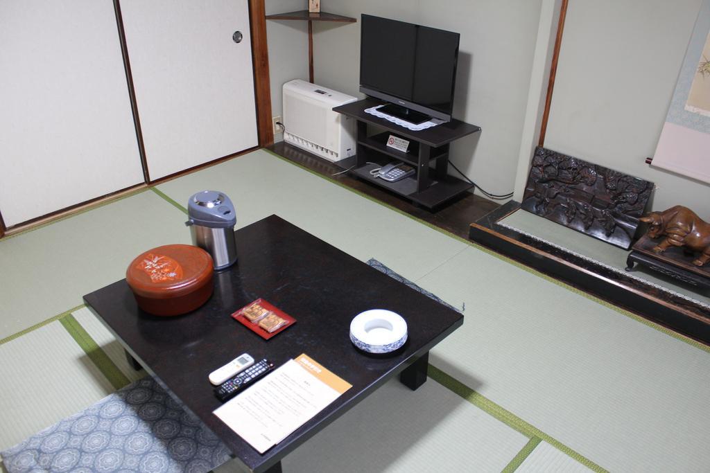 Kinokuniya Ryokan Fujisawa Buitenkant foto